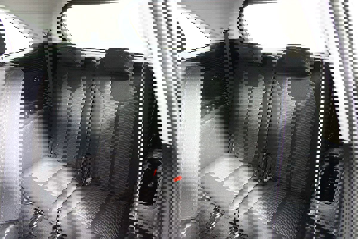 Used 2023 Kia Sorento LX image 25