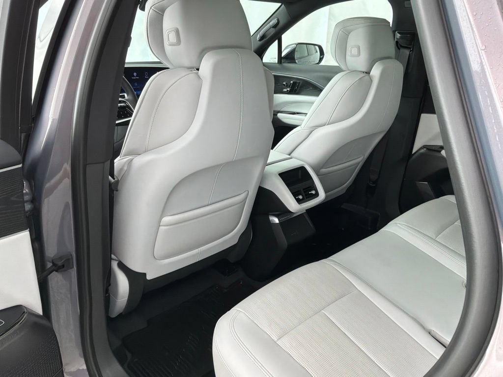 Used 2024 Cadillac Lyriq Luxury AWD/4WD image 20