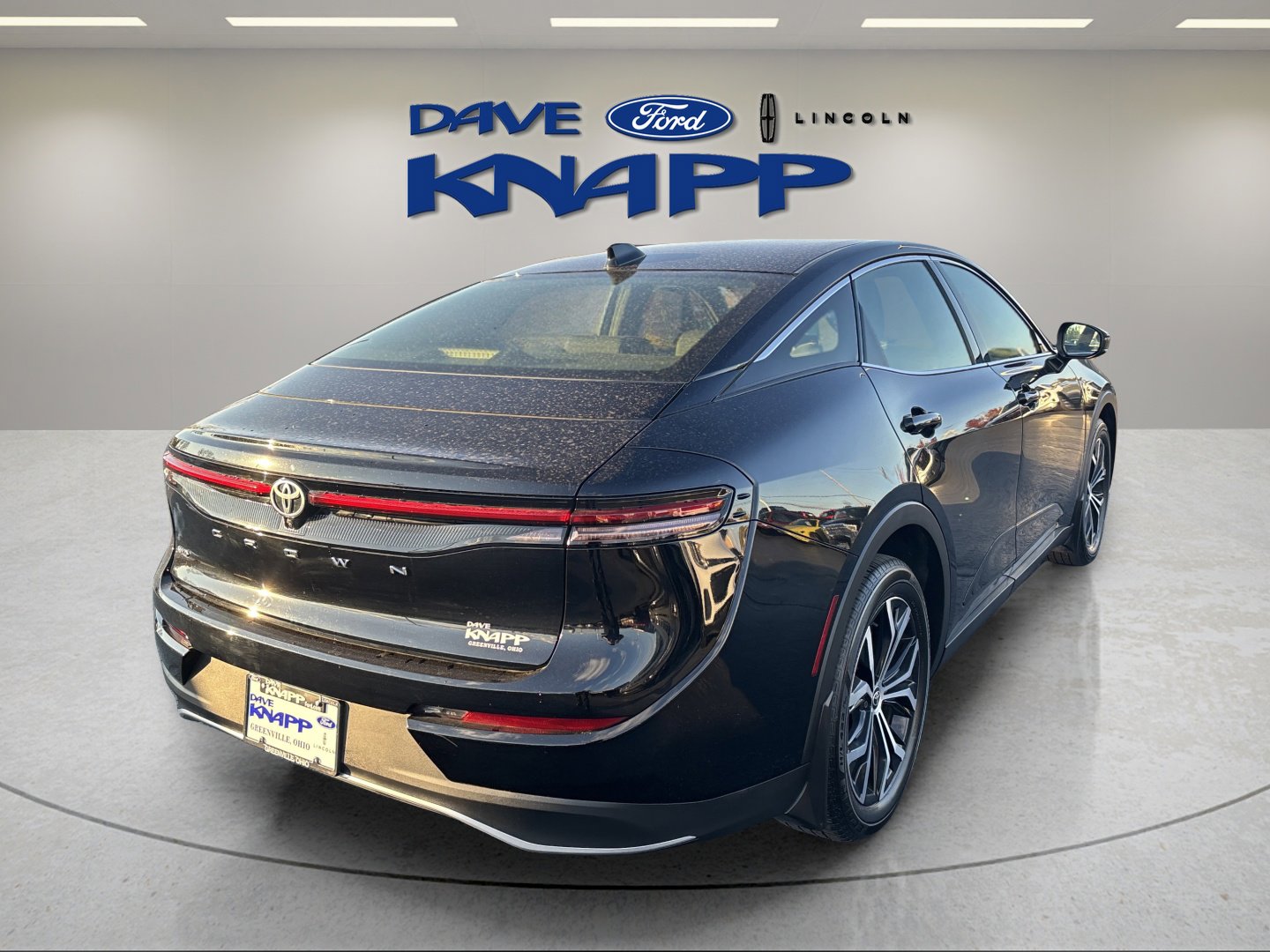 Used 2023 Toyota Crown XLE image 8