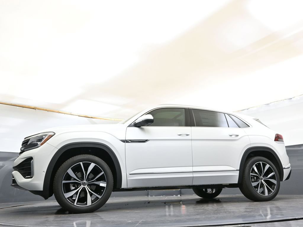 Used 2025 Volkswagen Atlas Cross Sport SEL Premium R-Line image 30