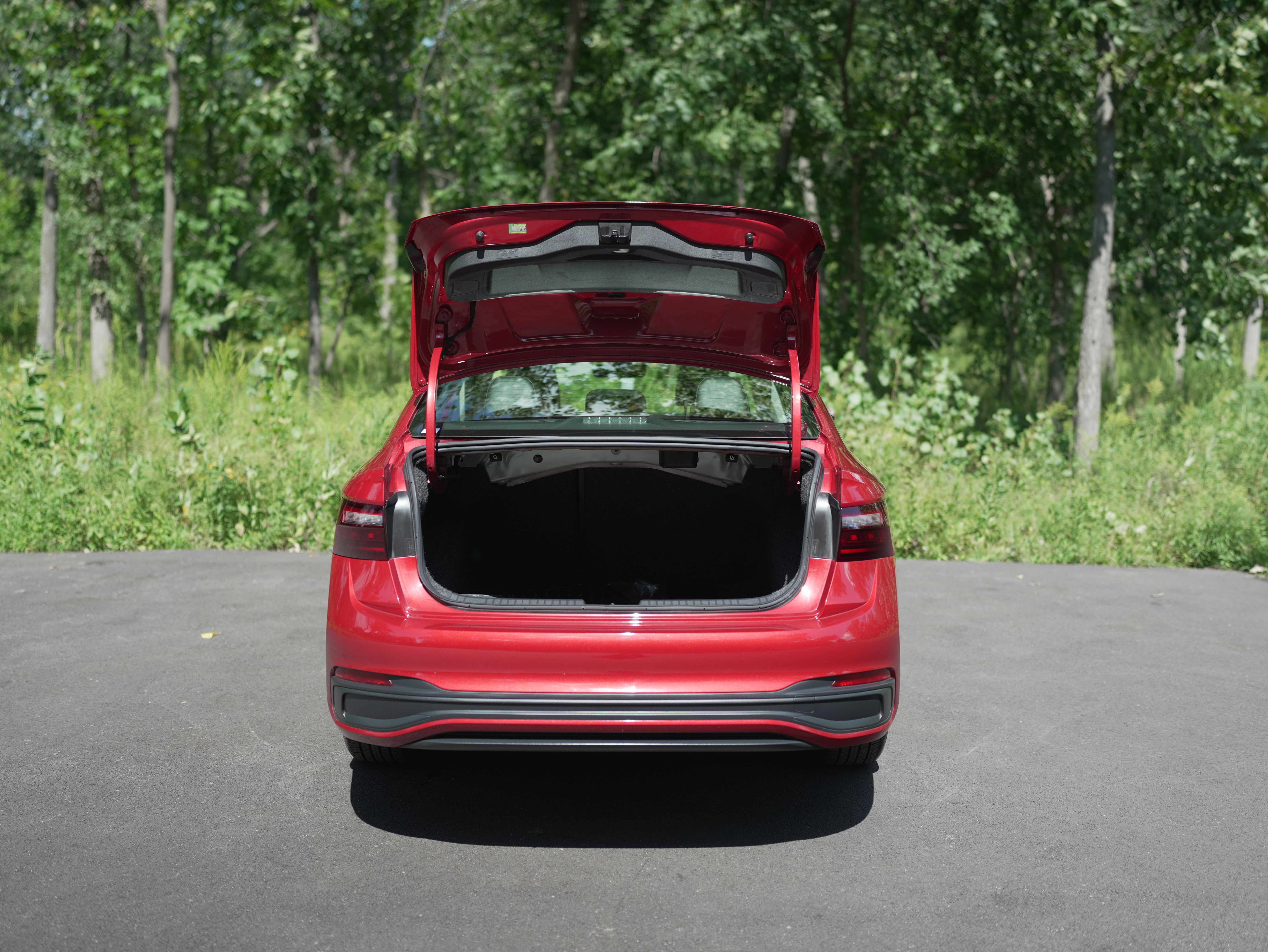 Certified 2024 Volkswagen Jetta SE w/ Panoramic Sunroof Package image 7