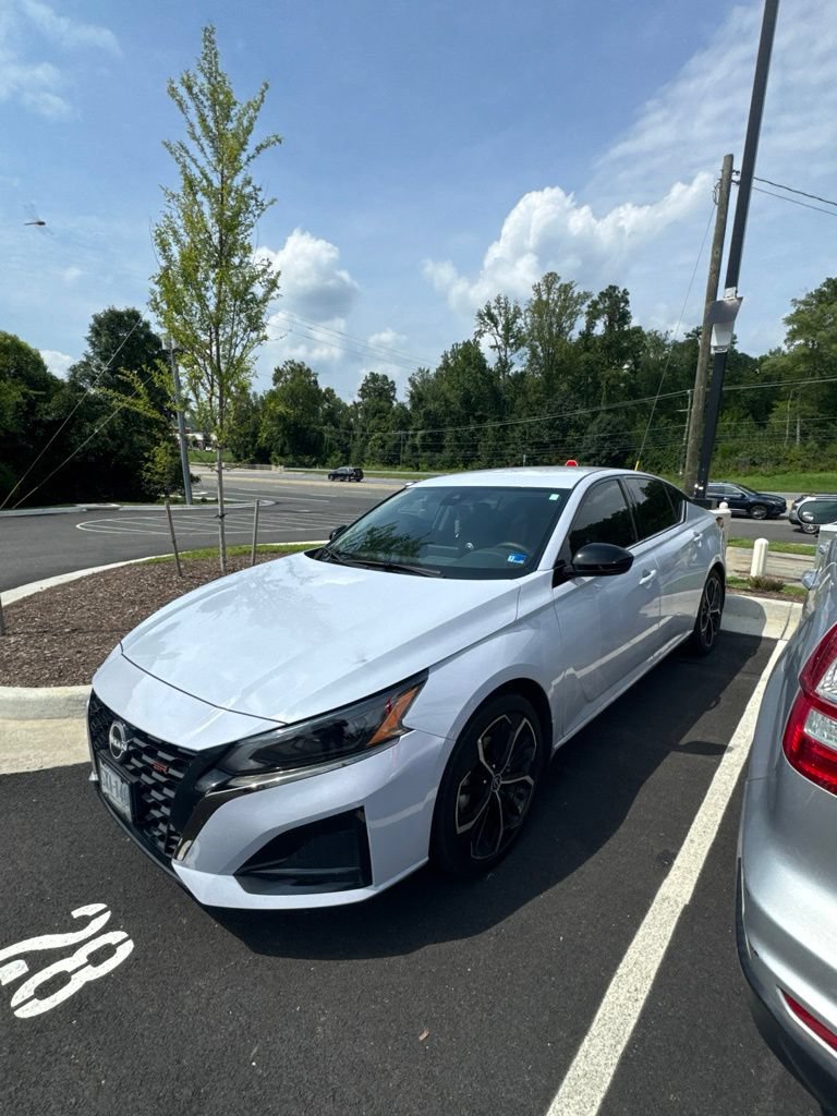 Used 2025 Nissan Altima 2.5 SR FWD image 1