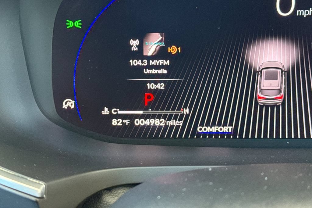 Certified 2026 Acura MDX w/ Technology Package FWD image 35