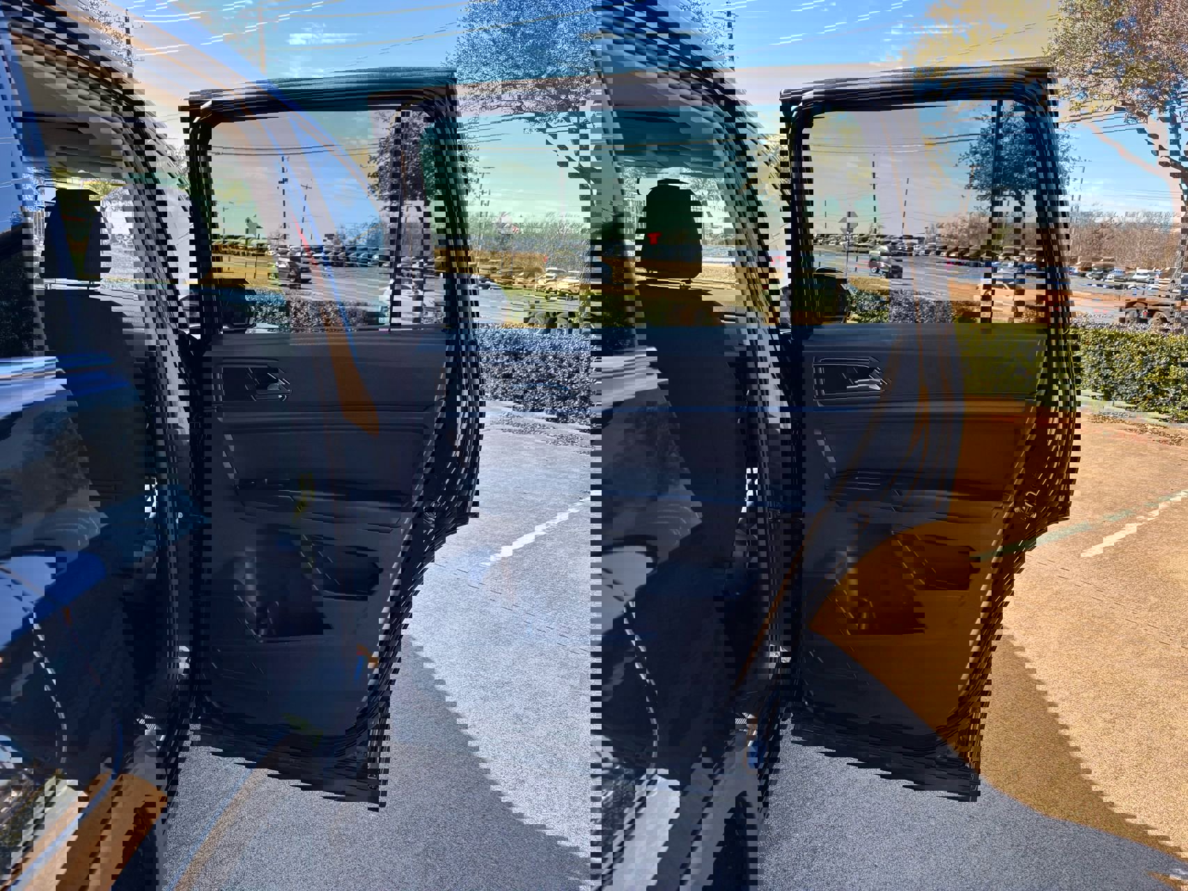 Used 2018 Volkswagen Atlas Launch Edition image 19