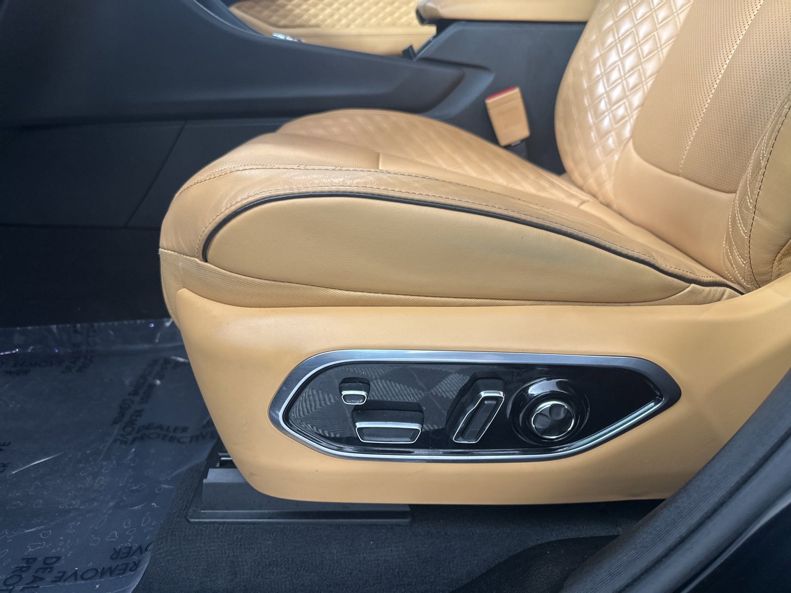 Used 2023 Jeep Grand Cherokee L Summit w/ High Altitude Package image 10