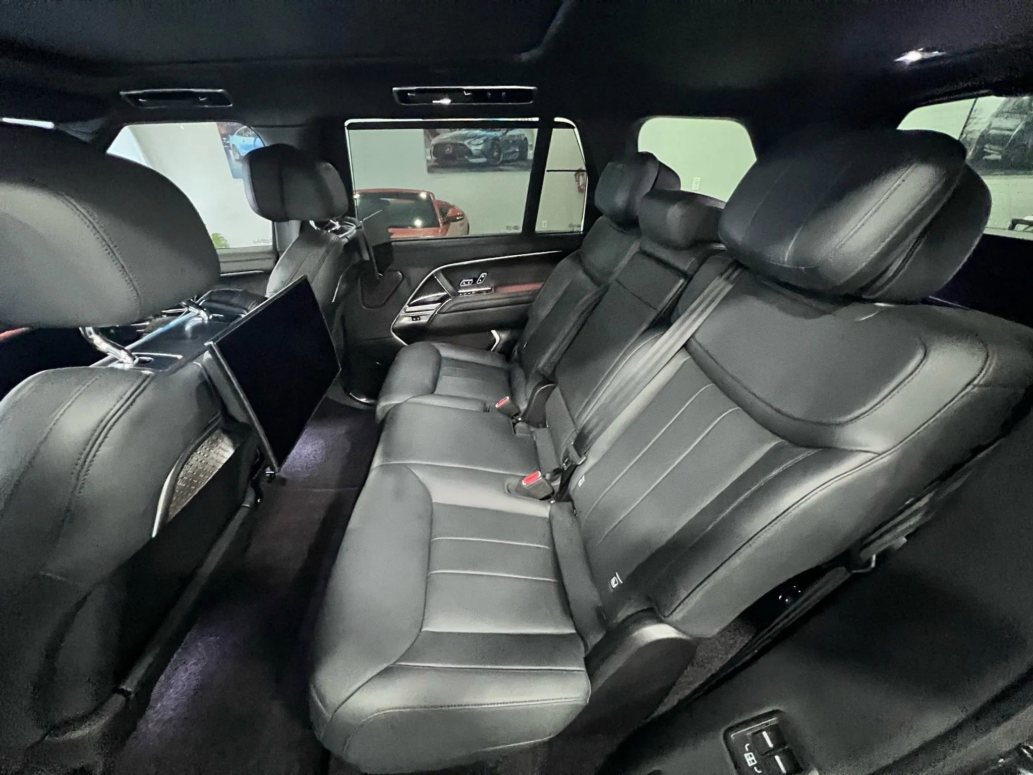 Used 2023 Land Rover Range Rover Long Wheelbase Autobiography image 14