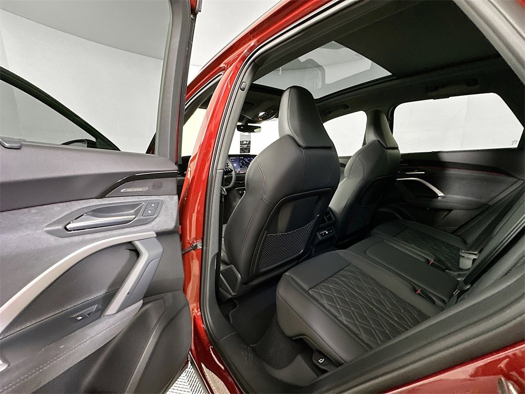 New 2025 Audi SQ5 Prestige image 17