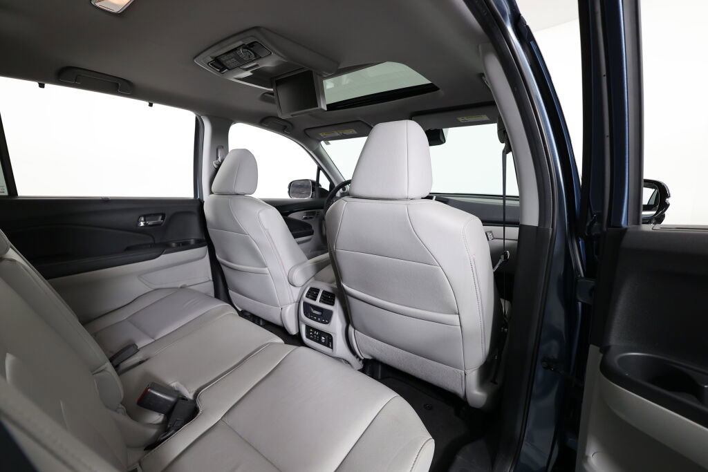 Used 2018 Honda Pilot Touring image 20