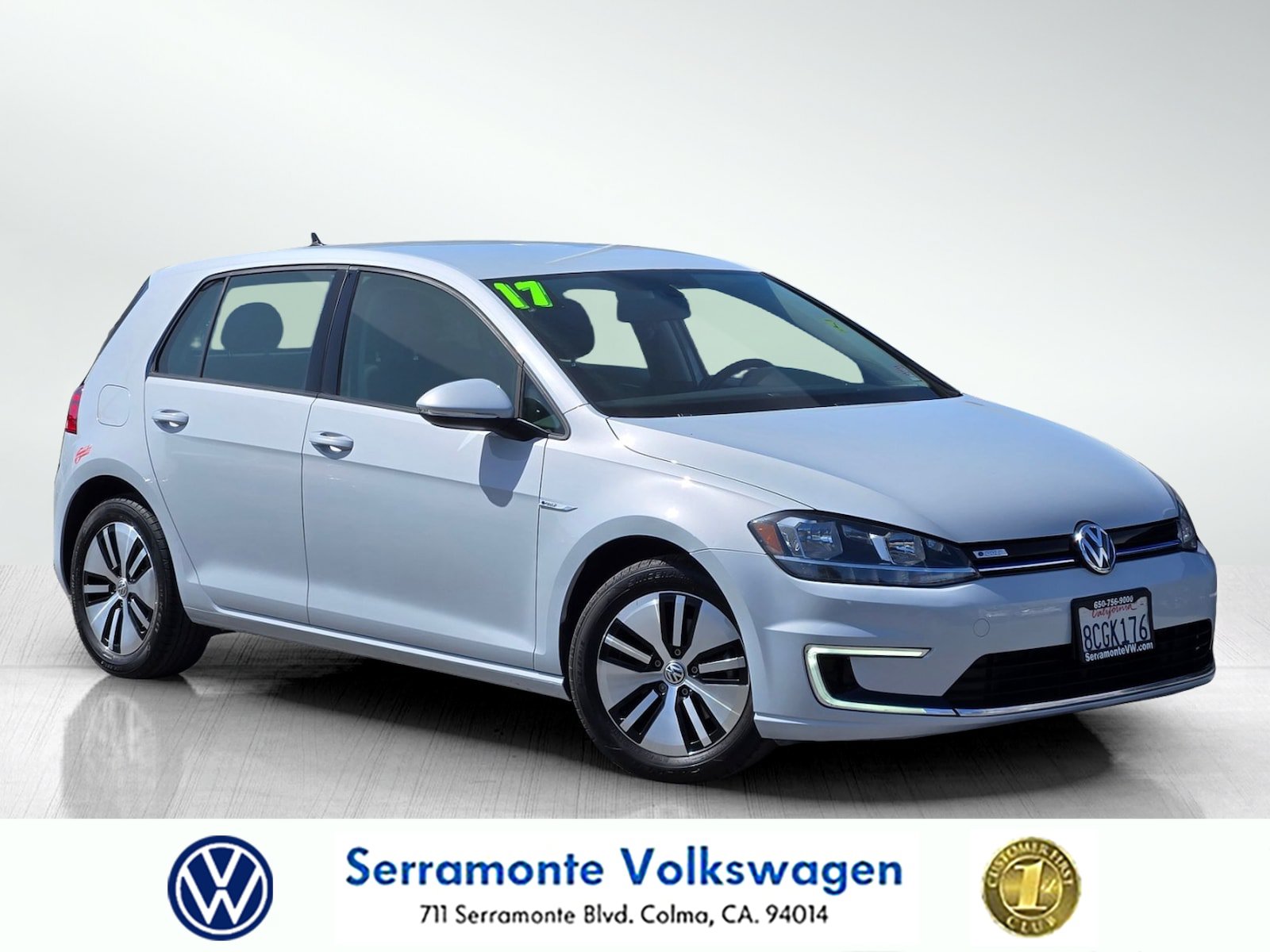 Used 2017 Volkswagen e-Golf SE FWD image 1