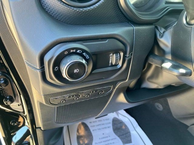 New 2026 Jeep Wrangler Unlimited Rubicon w/ Xtreme 35 Tire Package AWD/4WD image 16