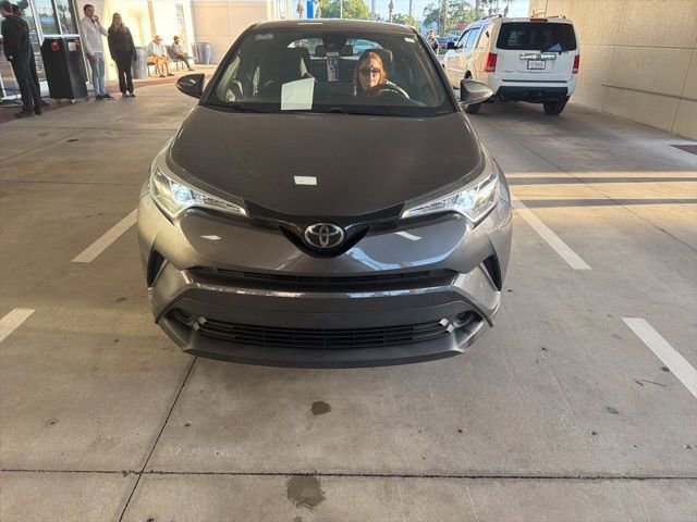 Used 2019 Toyota C-HR LE FWD image 3