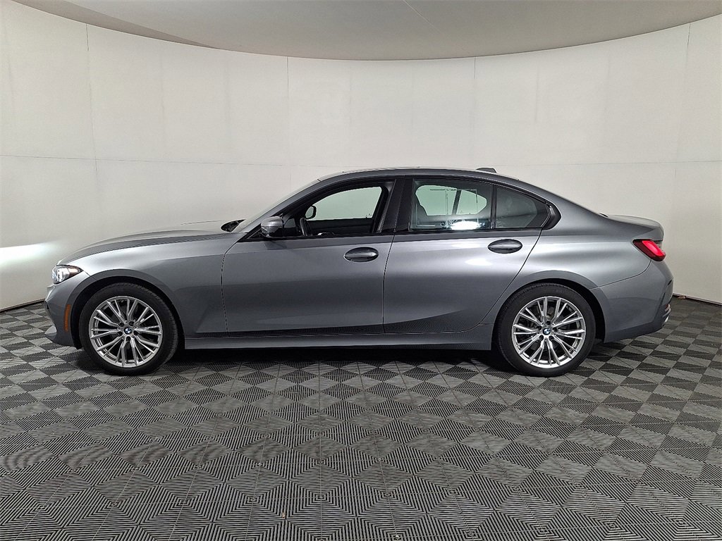 Used 2023 BMW 330i xDrive Sedan w/ Premium Package image 7