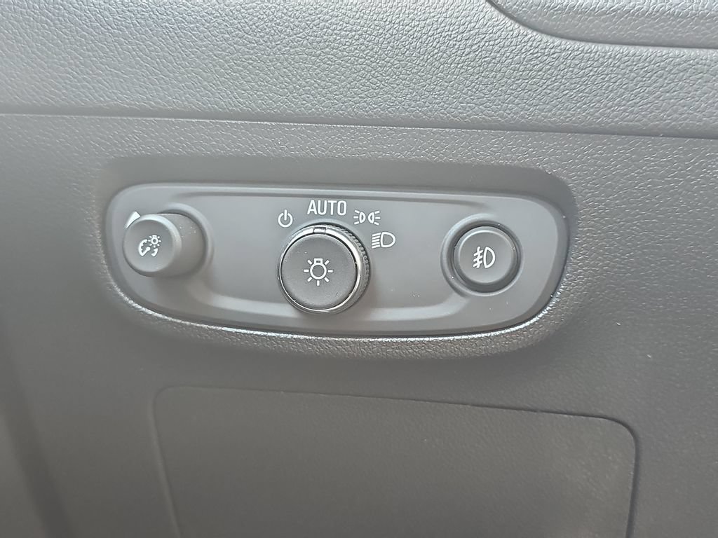 Used 2023 Buick Encore GX Preferred w/ Cold Weather Comfort Package AWD/4WD image 31
