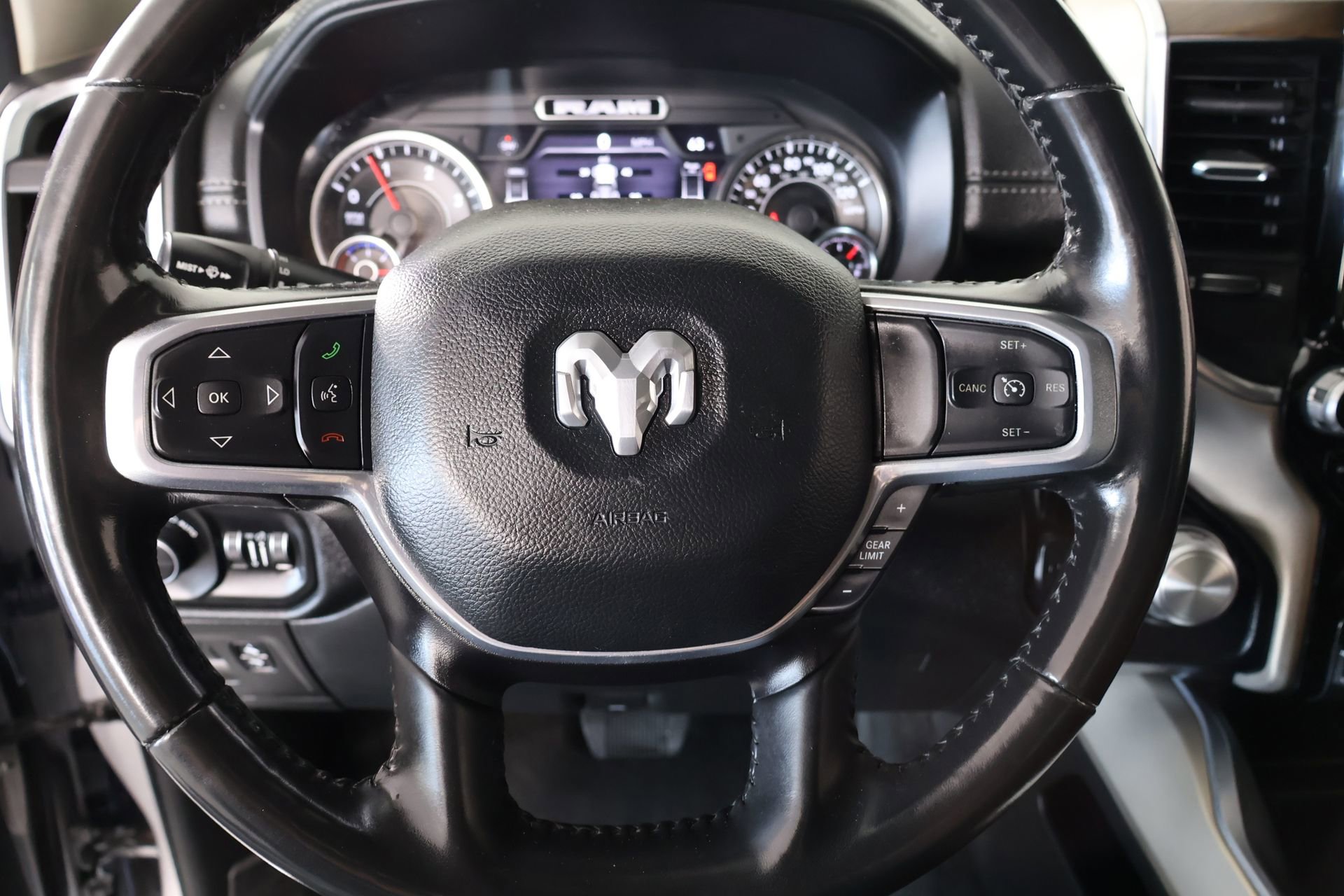 Used 2022 RAM 1500 Laramie RWD image 3