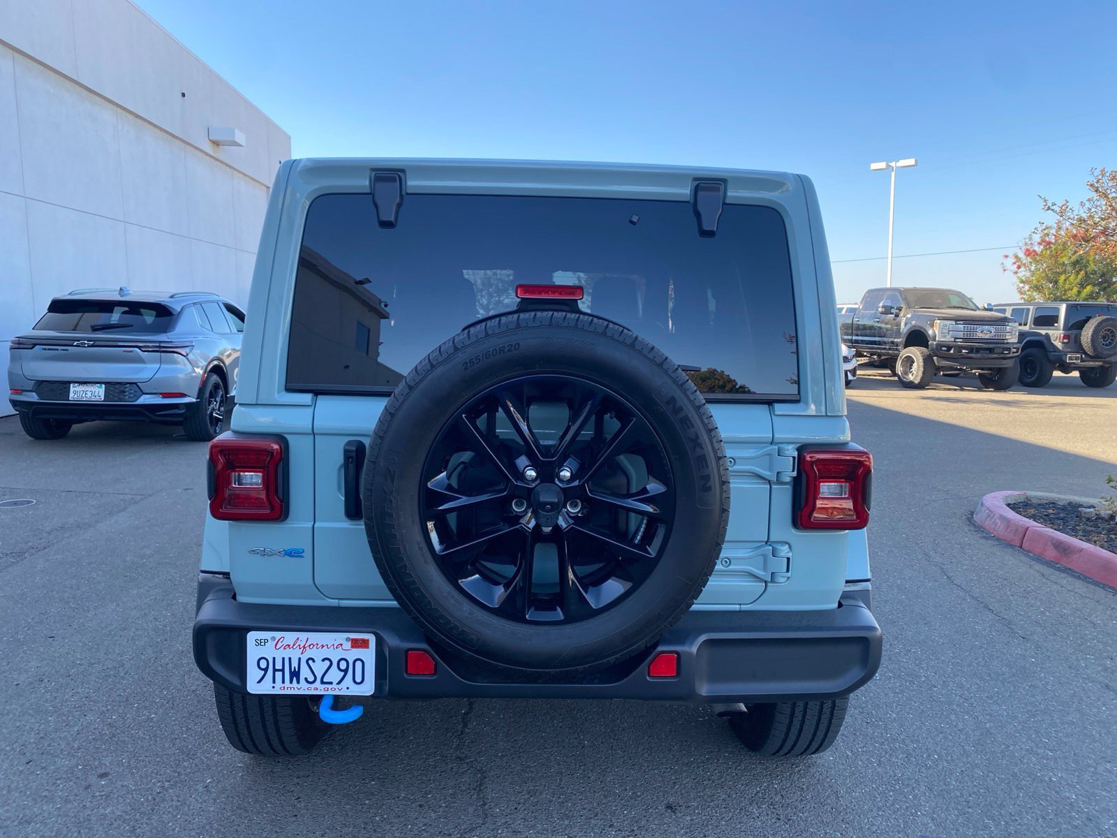 Used 2024 Jeep Wrangler Unlimited Sahara w/ Technology Group AWD/4WD image 6