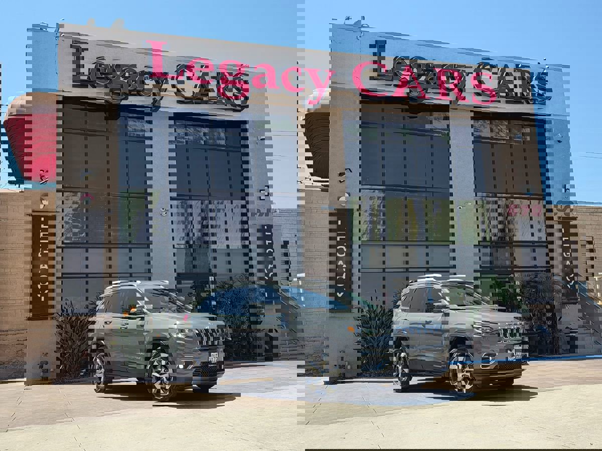 Used 2020 Jeep Cherokee Limited image 2