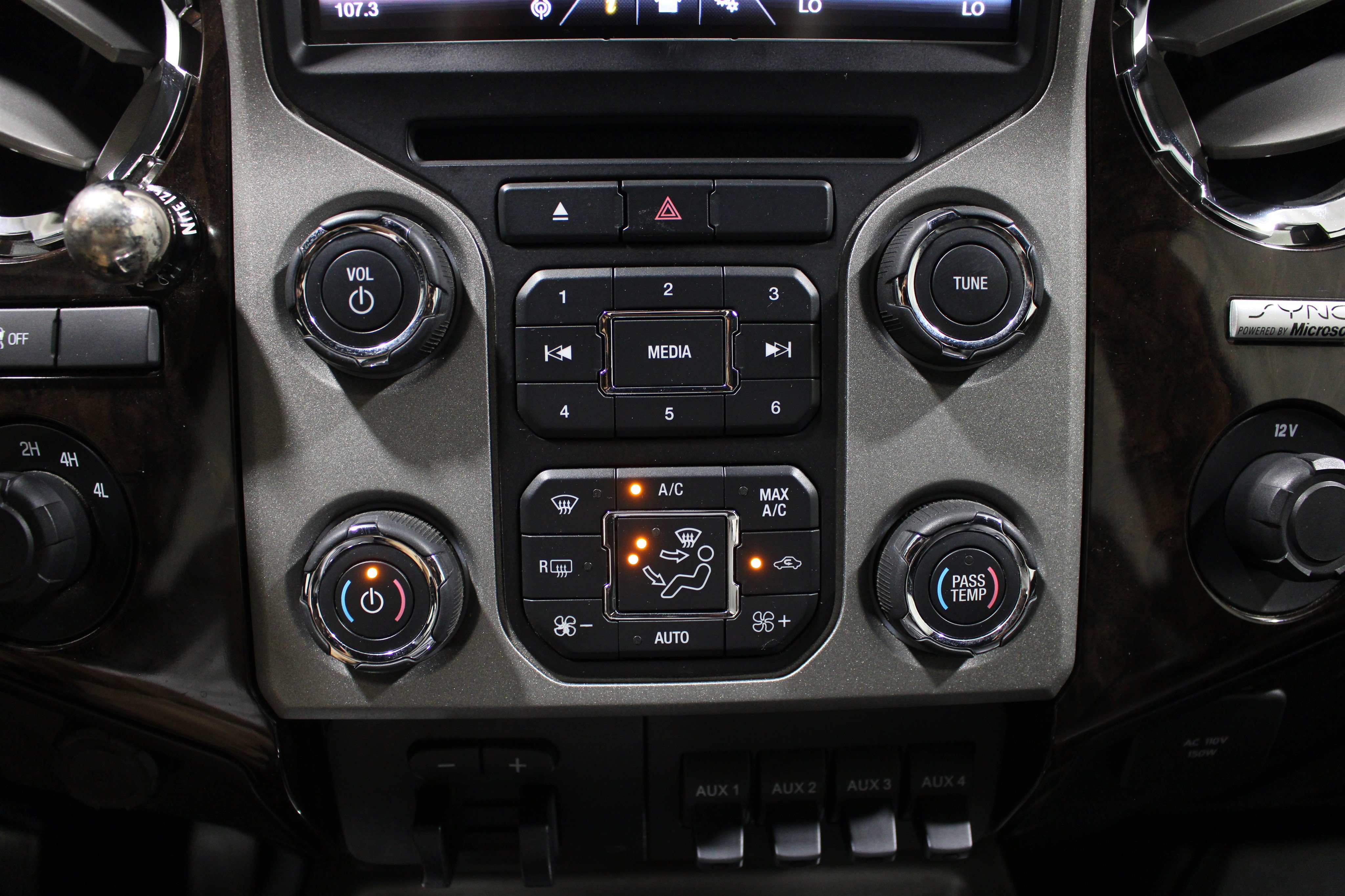 Used 2013 Ford F250 Platinum w/ FX4 Off Road Pkg AWD/4WD image 17