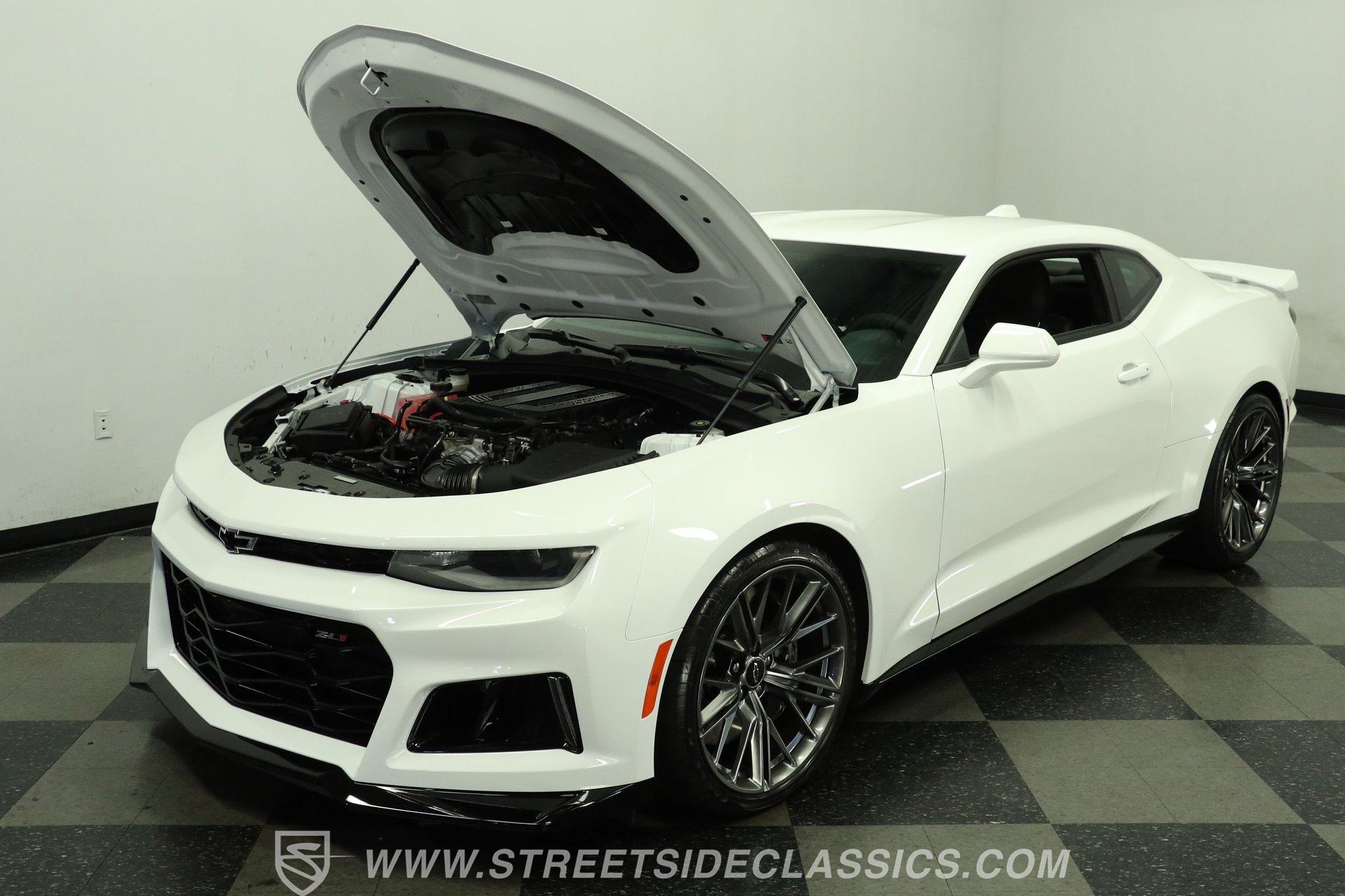 Used 2023 Chevrolet Camaro ZL1 RWD image 30