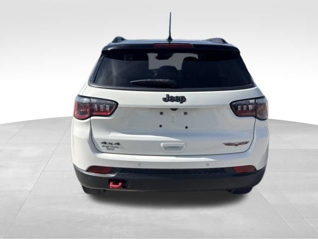 Used 2018 Jeep Compass Trailhawk AWD/4WD image 4