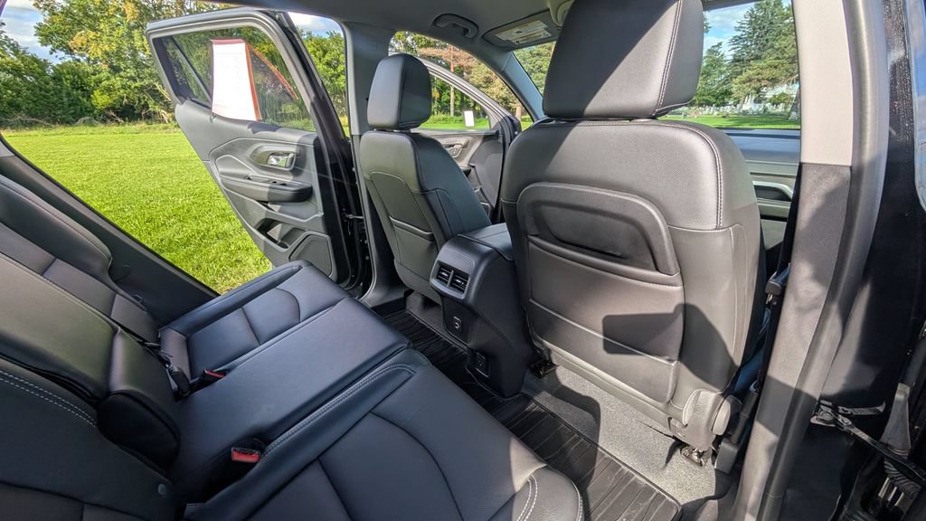 Used 2023 GMC Terrain SLT w/ Infotainment Package II AWD/4WD image 15