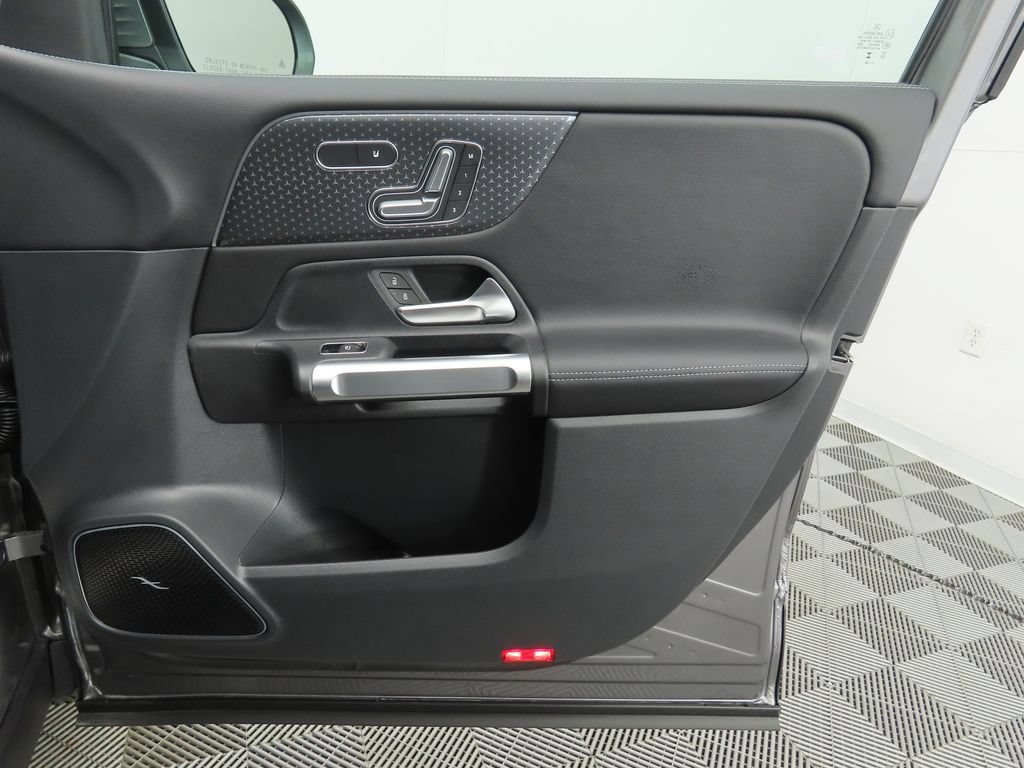 Used 2026 Mercedes-Benz GLB 250 image 25