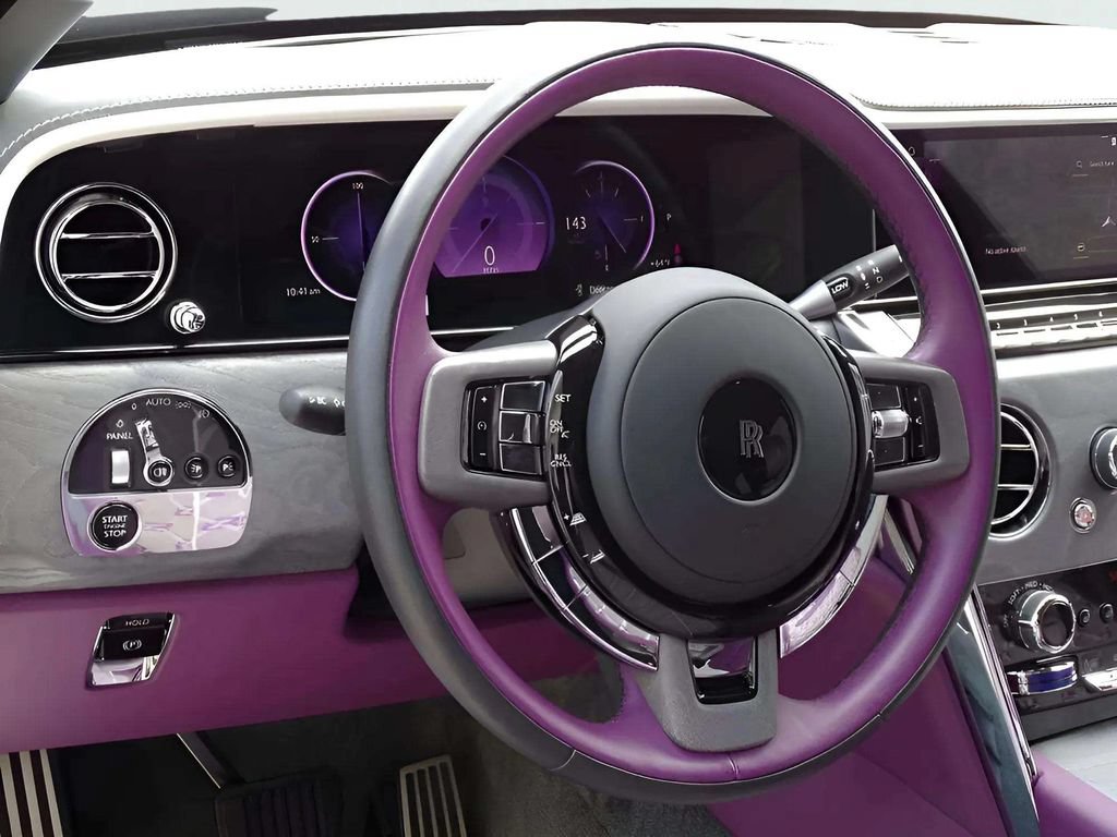 Certified 2025 Rolls-Royce Cullinan AWD/4WD image 13