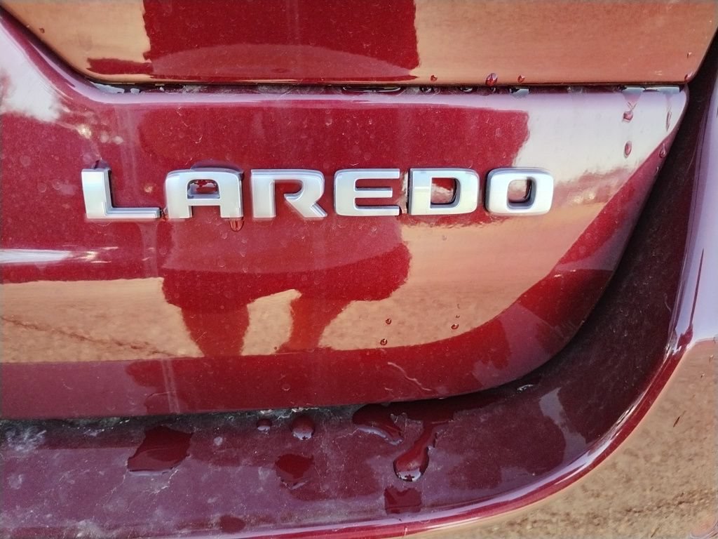 New 2026 Jeep Grand Cherokee Laredo w/ Trailer Tow Package AWD/4WD image 12