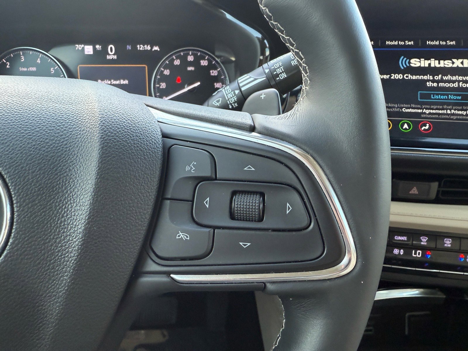 Used 2022 Buick Envision Avenir w/ Technology Package II image 28