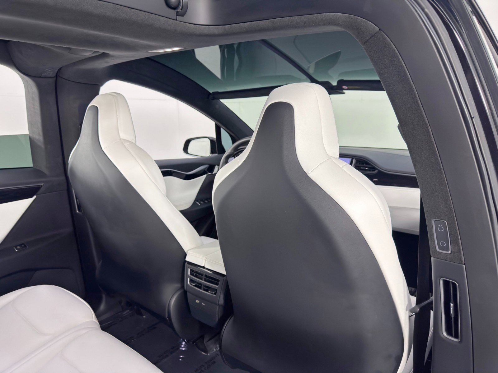 Used 2019 Tesla Model X Long Range AWD/4WD image 29