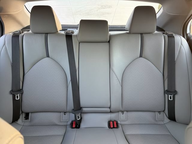 Used 2021 Toyota Camry XLE FWD image 28
