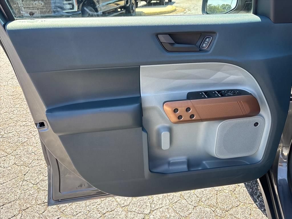 Used 2023 Ford Maverick Lariat w/ Lariat Luxury Package AWD/4WD image 24