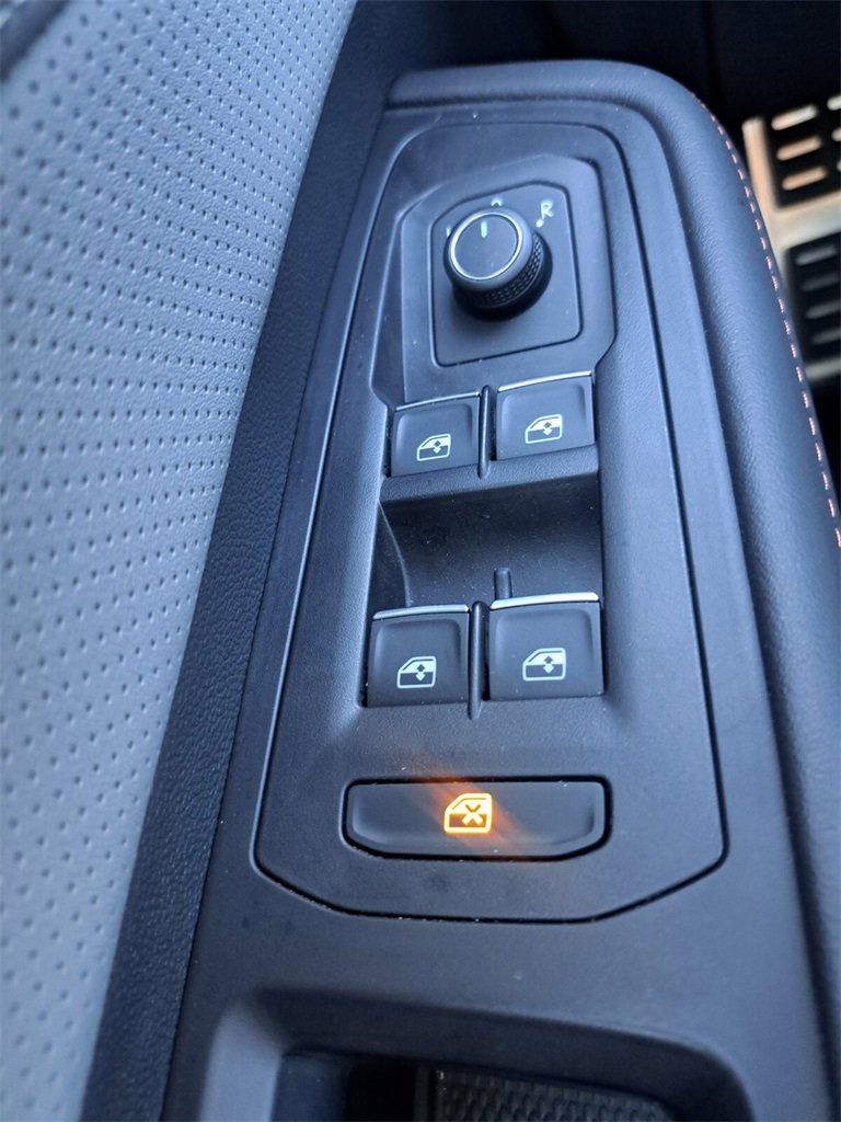 Used 2025 Volkswagen Atlas Peak Edition SE image 15