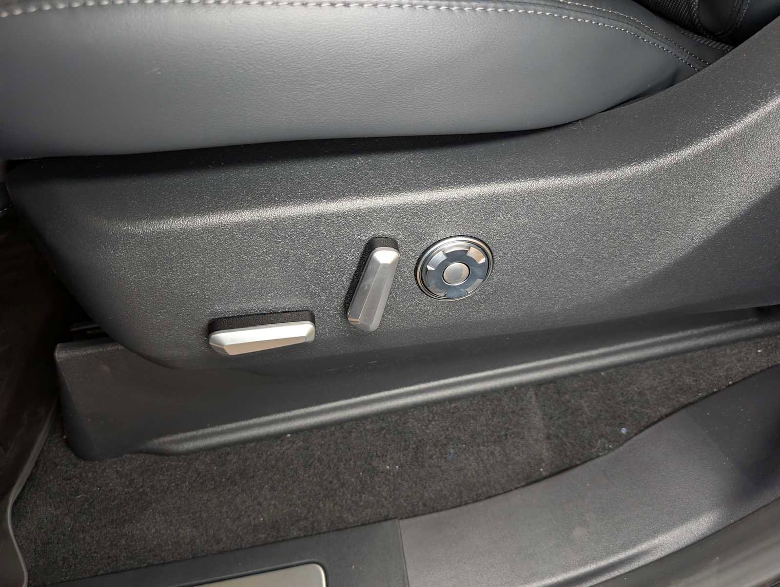 New 2025 Lincoln Navigator Reserve w/ Jet Appearance Package image 30