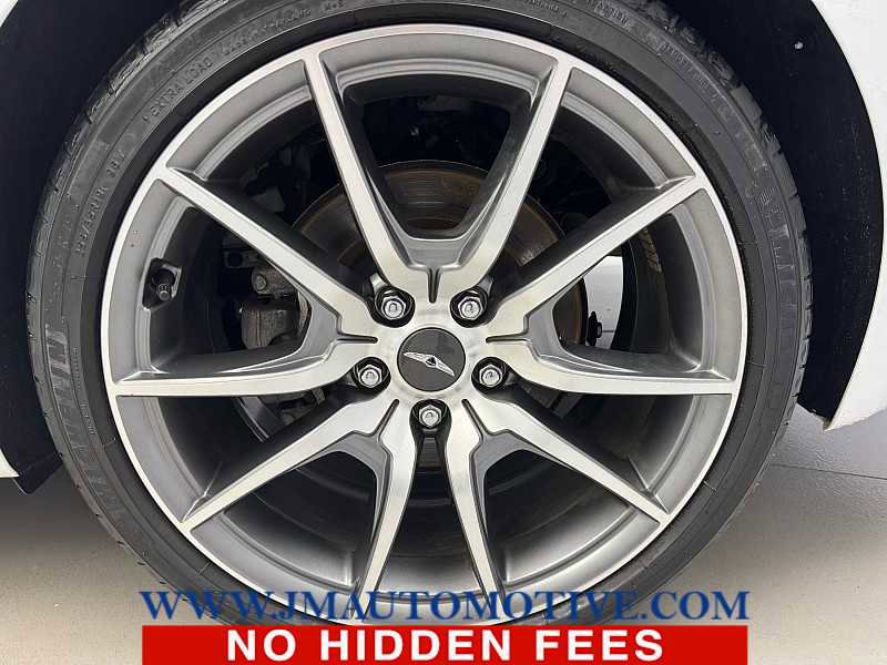 Used 2023 Genesis G70 2.0T image 9