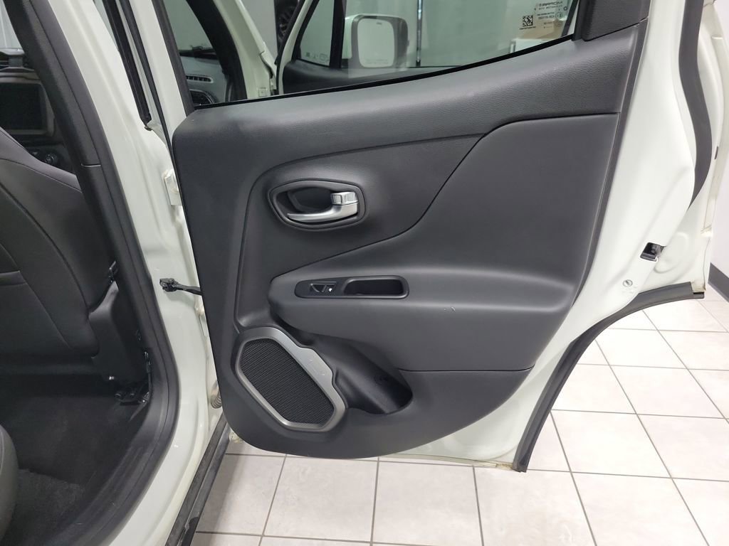 Used 2019 Jeep Renegade Limited w/ Quick Order Package 22P image 24