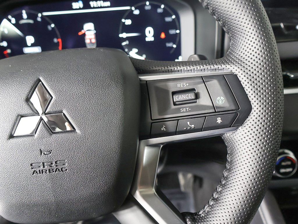 New 2026 Mitsubishi Outlander SE image 45