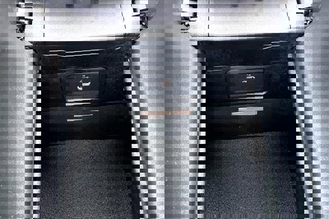 Used 2025 Mercedes-Benz C 300 4MATIC Sedan image 19