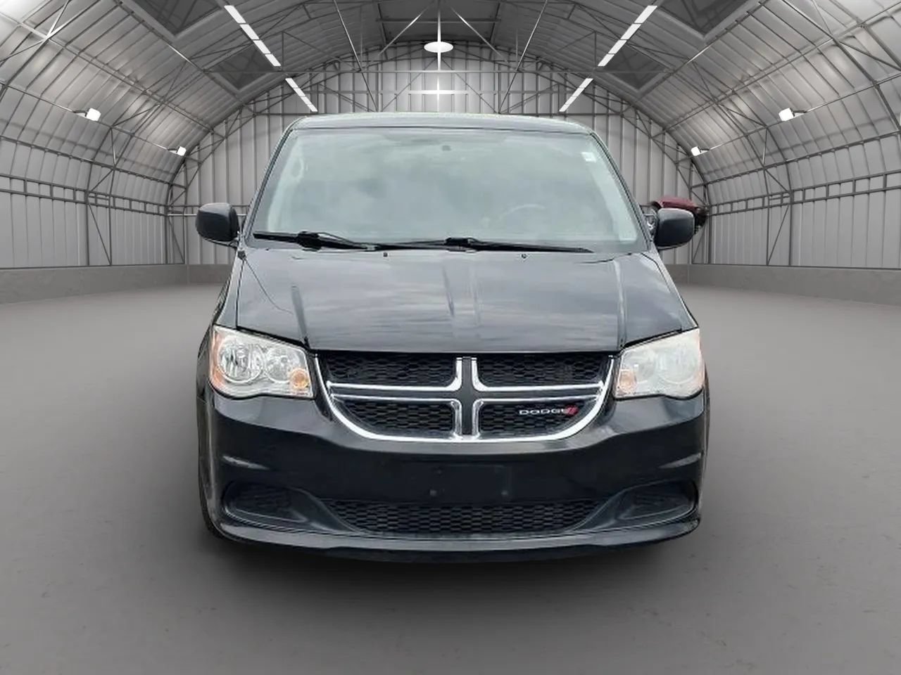 Used 2018 Dodge Grand Caravan SE w/ UConnect Hands-Free Group FWD image 2