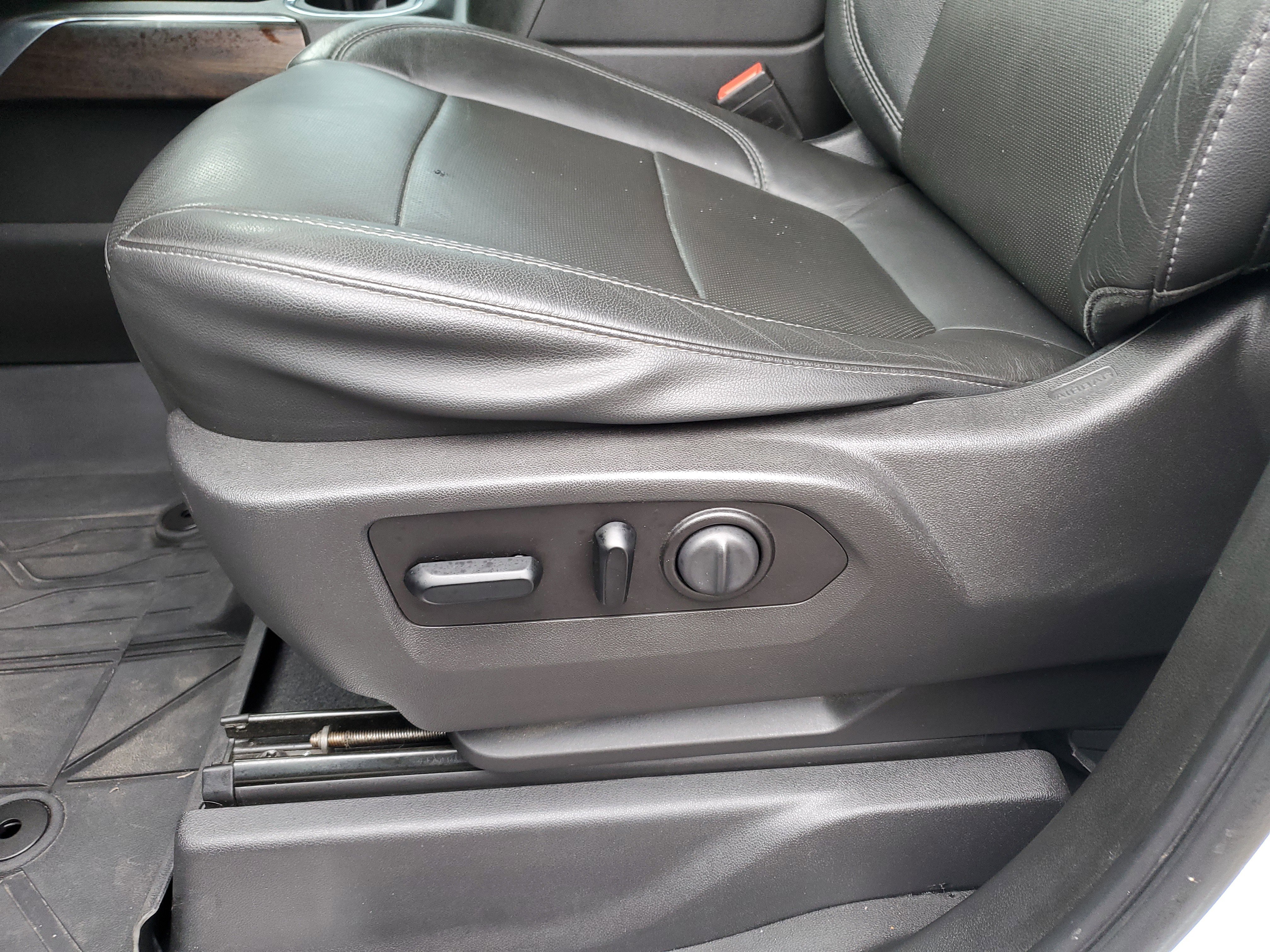 Used 2020 GMC Sierra 3500 SLT w/ SLT Convenience Package image 26