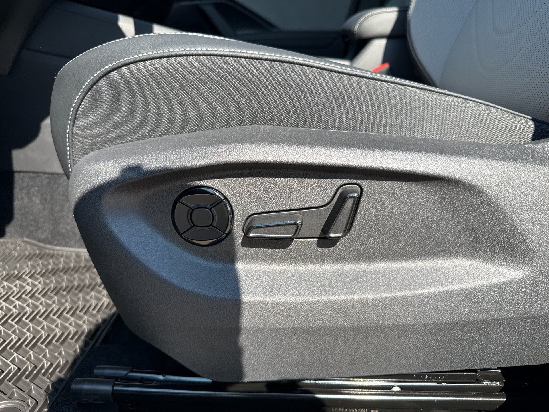 New 2026 Volkswagen Tiguan SE FWD image 15