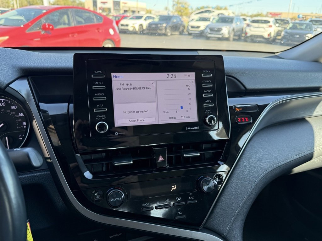 Used 2023 Toyota Camry SE image 19
