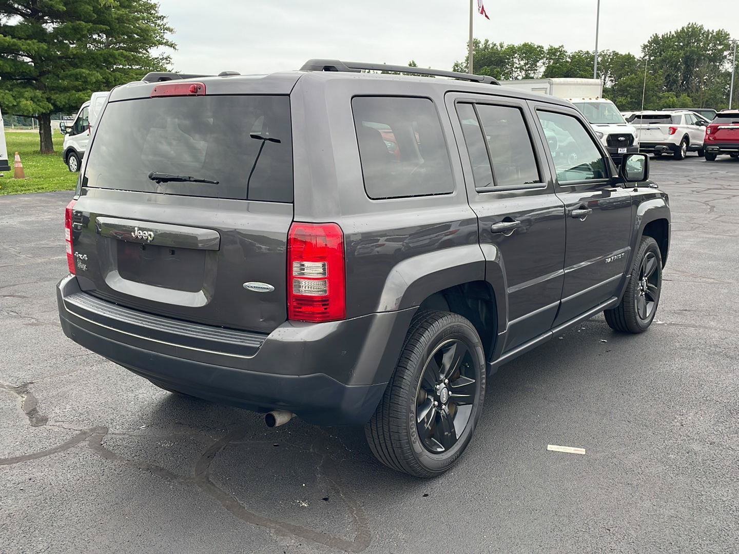 Used 2017 Jeep Patriot Latitude AWD/4WD image 5
