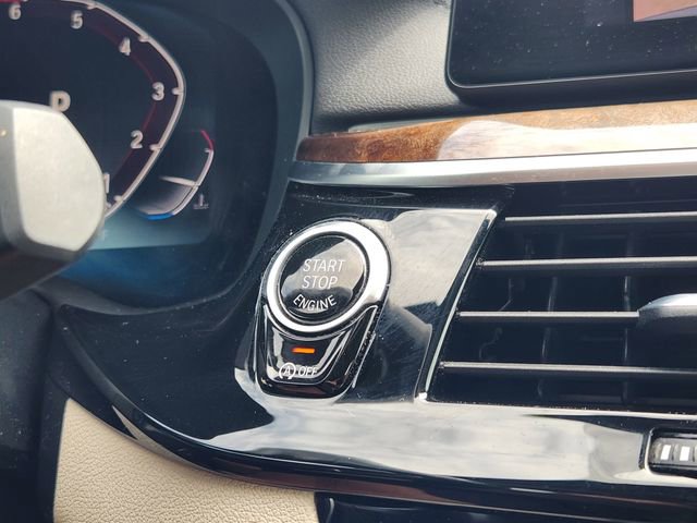 Used 2020 BMW 530i w/ Premium Package RWD image 22