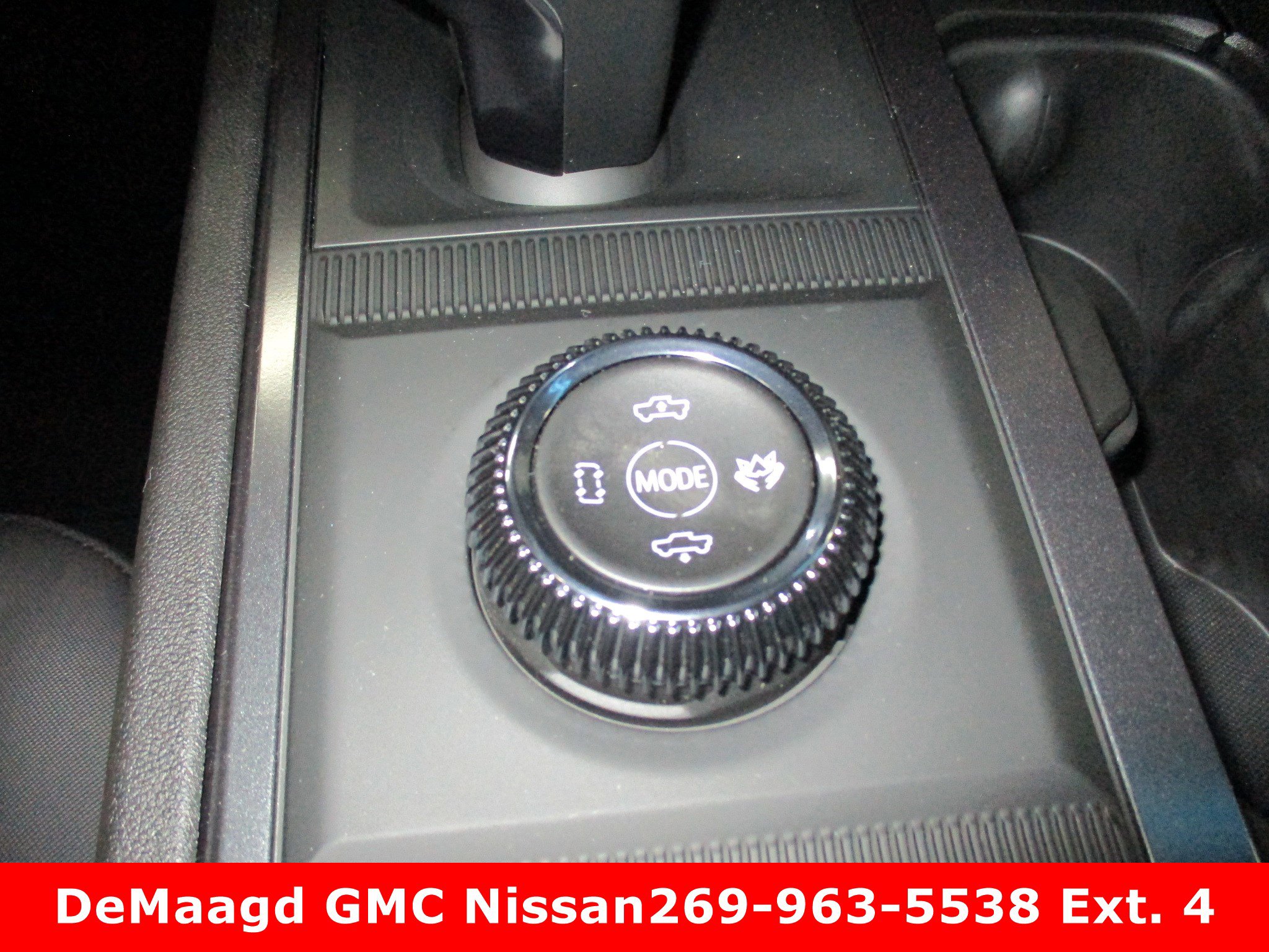 New 2026 GMC Hummer EV 4x4 Crew Cab w/ LPO, Dark Essentials Package image 30