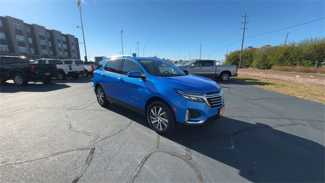 Used 2024 Chevrolet Equinox Premier image 2