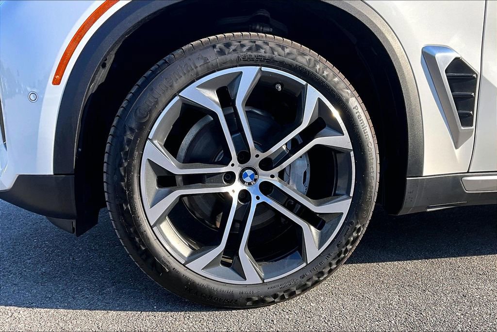 Certified 2026 BMW X5 xDrive40i w/ Climate Comfort Package image 35