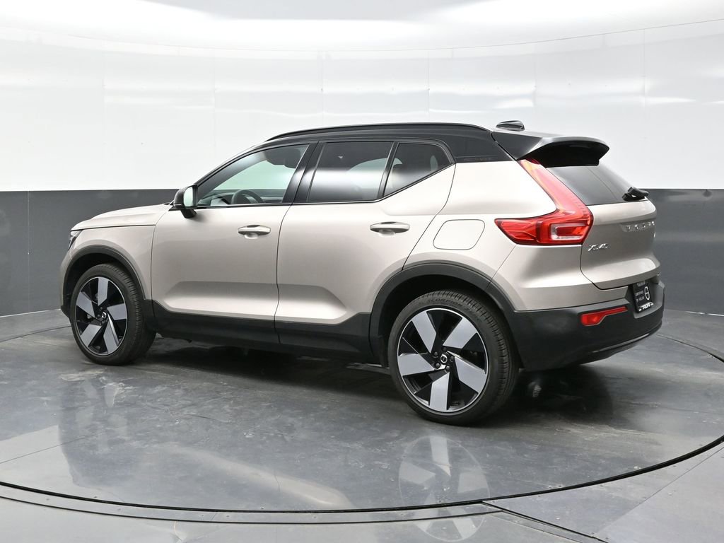 Used 2023 Volvo XC40 Recharge Ultimate image 4