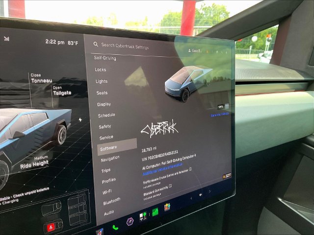 Used 2024 Tesla Cybertruck AWD Crew Cab image 18