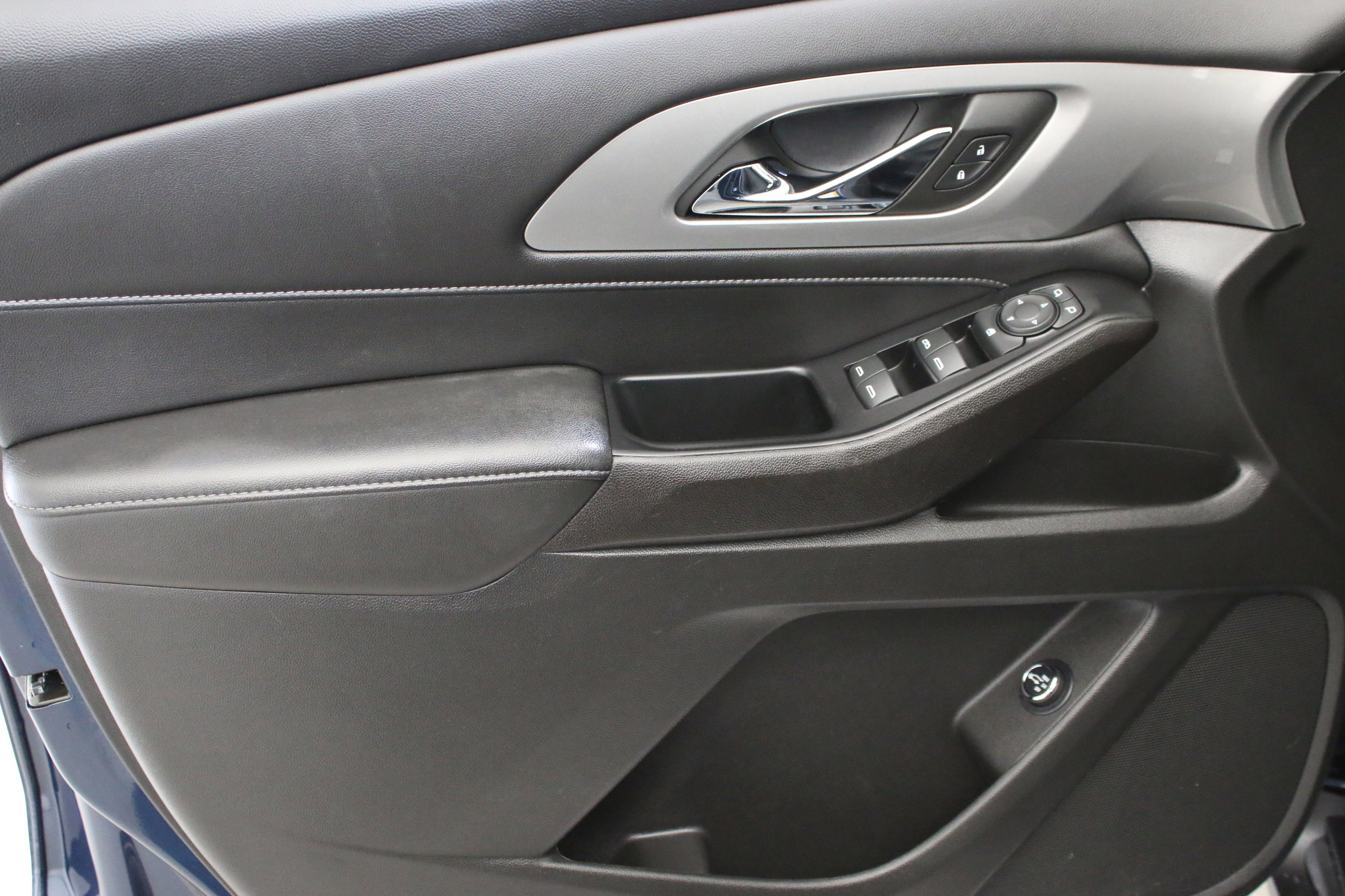 Used 2023 Chevrolet Traverse LT w/ LPO, Floor Liner Package image 22