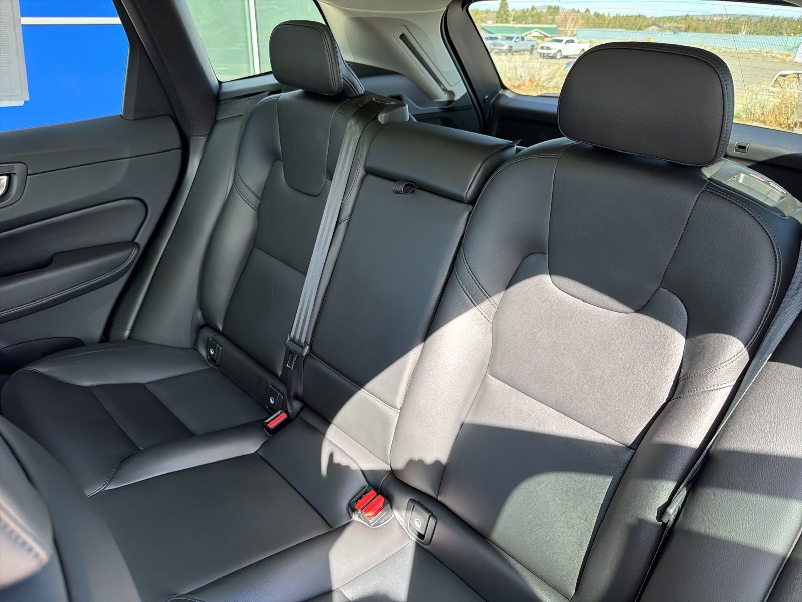 Certified 2025 Volvo XC60 B5 Core w/ Protection Package Premier image 21